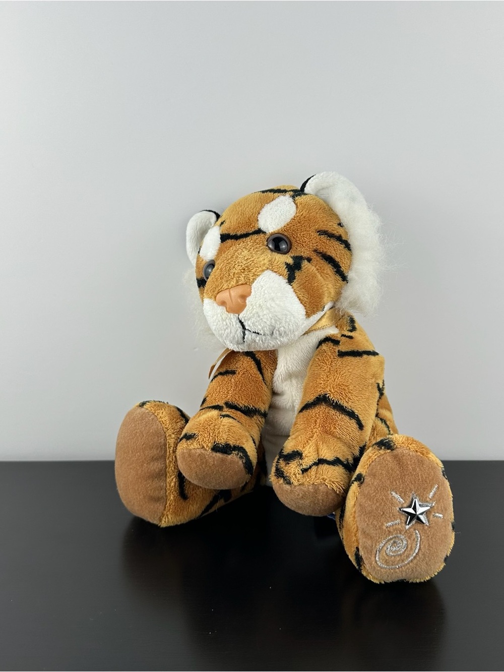 Russ Berrie Shining Stars Sitting Tiger Cub 8" Ribbon Bow Plush No Code